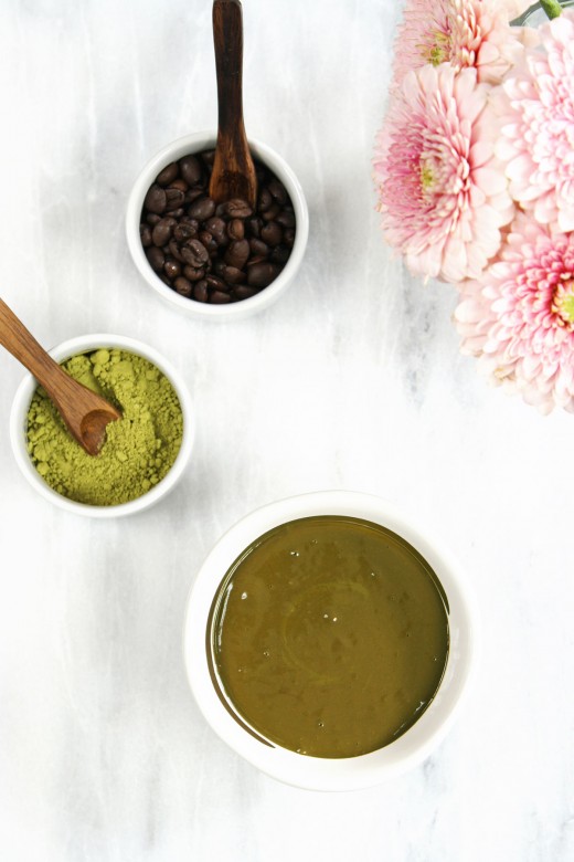 DIY caffeine mask with instant coffee & matcha