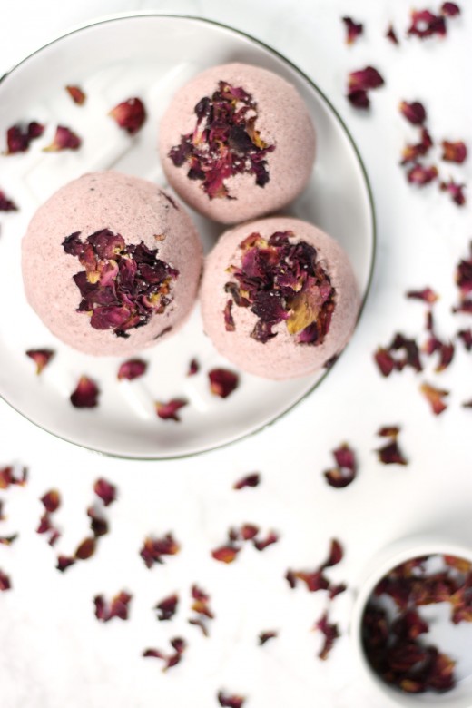 Plate with rose bath bombs