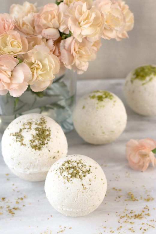 Natural DIY bath bombs that smell like coca cola