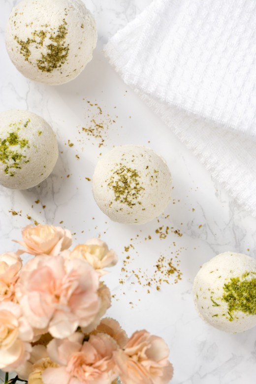 DIY cola bath bombs with lime peel