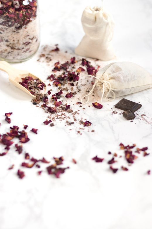 DIY tub tea with rose petals and cacao tea