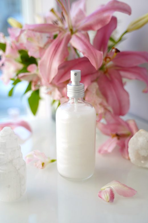 DIY glow makeup setting spray with crystals