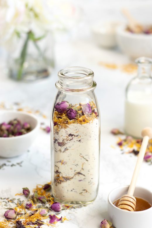 DIY floral bath soak with milk and honey