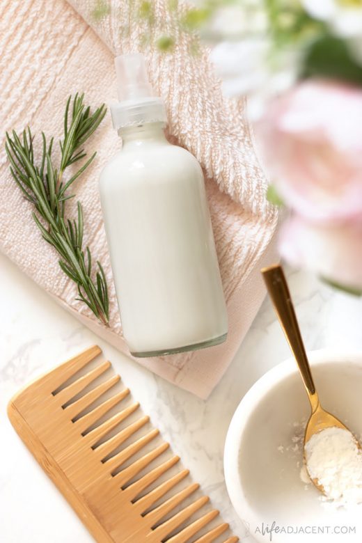 Natural DIY dry shampoo spray