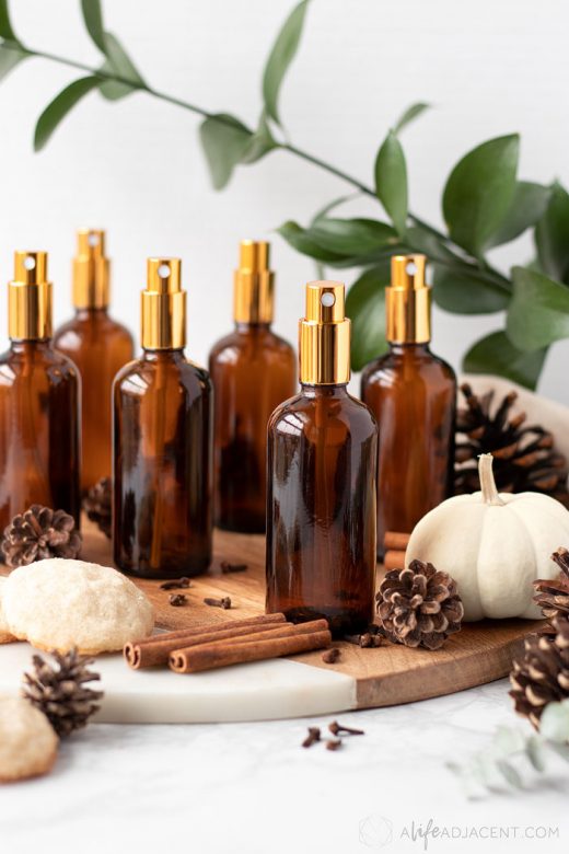 DIY Christmas room sprays with essential oils