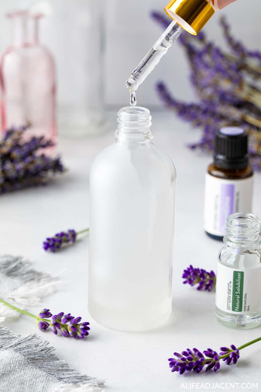 Adding natural solubilizer to pillow spray bottle