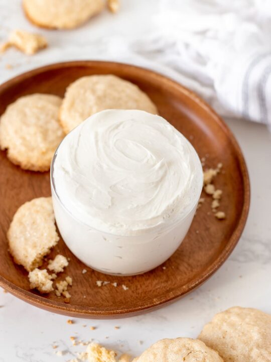 Sugar cookie body butter recipe for DIY holiday gifts.
