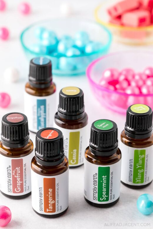 Essential oils that smell like bubblegum. Grapefruit, tangerine, spearmint, ylang-ylang, cassia and eucalyptus essential oil for a bubblegum scent.