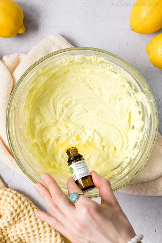 Lemon body butter with butter co2 extract.