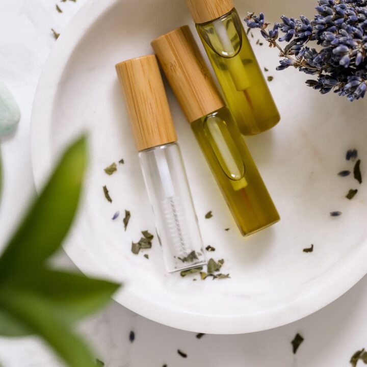 Natural eyelash serum DIY with castor oil