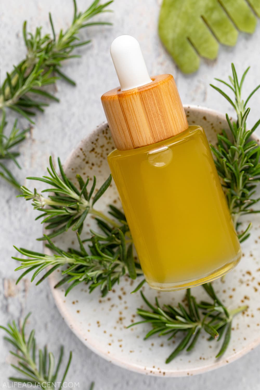DIY rosemary hair growth oil
