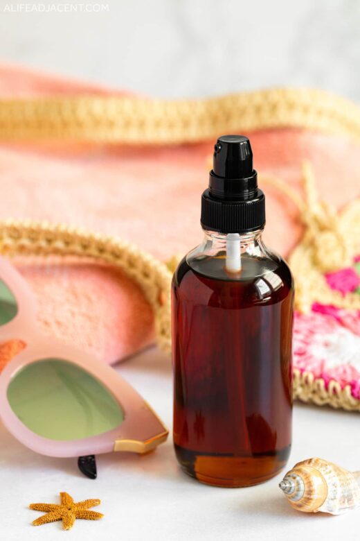Tanning oil with natural ingredients