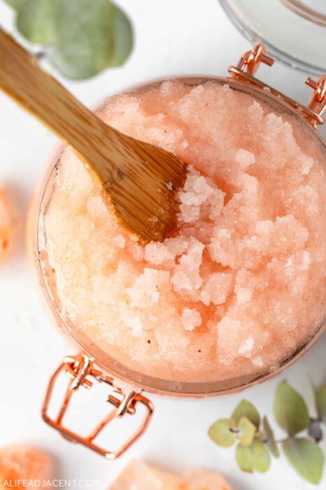 Himalayan pink salt scrub in jar